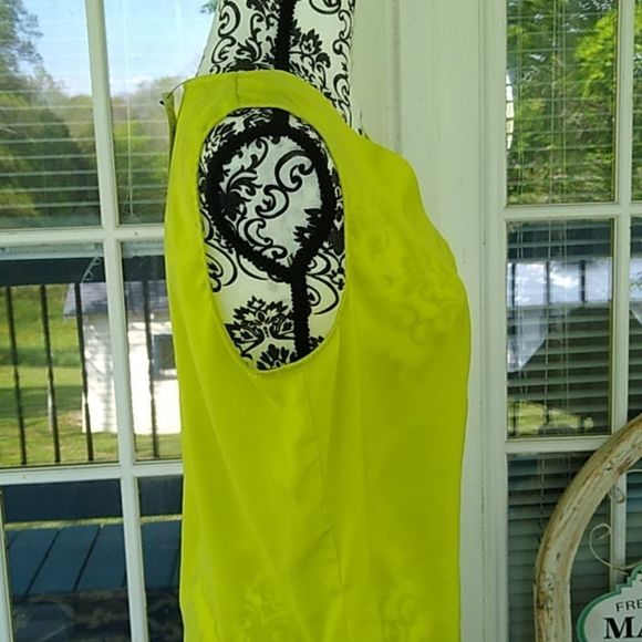 NWT Conrad C Size 8 Sleeveless Lime Green Top - Picture 4 of 7